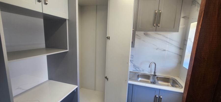 6 Bedroom Property for Sale in Dana Bay Western Cape